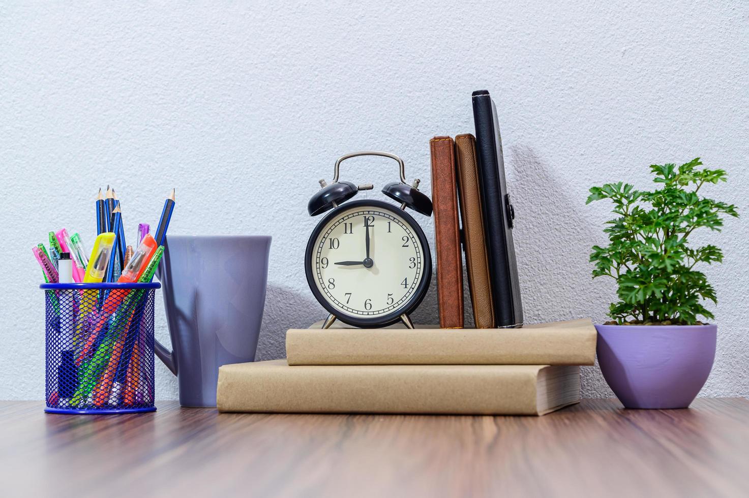 livres sur le bureau photo