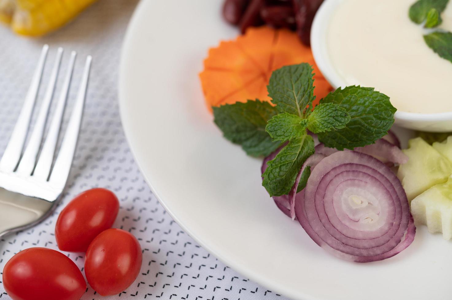 ingrédients pour la vinaigrette en tasses photo