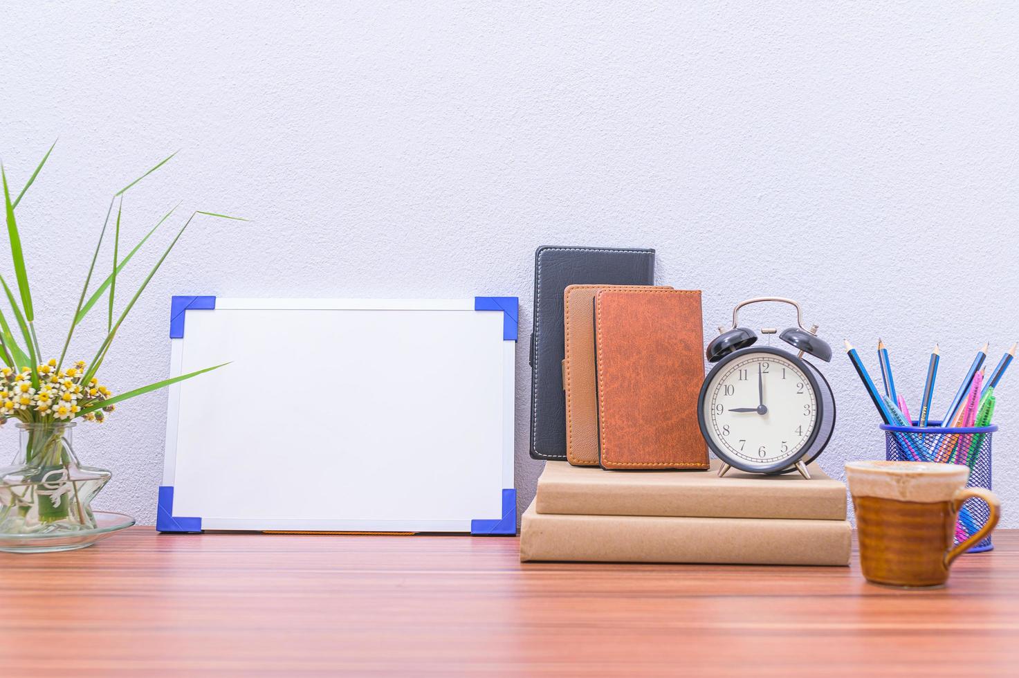 livres sur le bureau photo