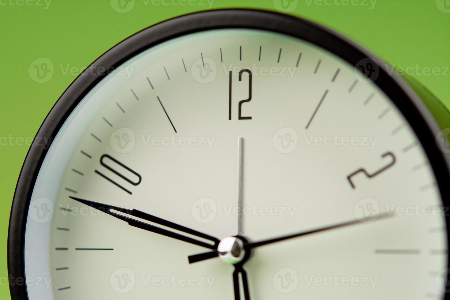 horloge qui tourne en accéléré, laps de temps, mécanisme de laps de temps photo