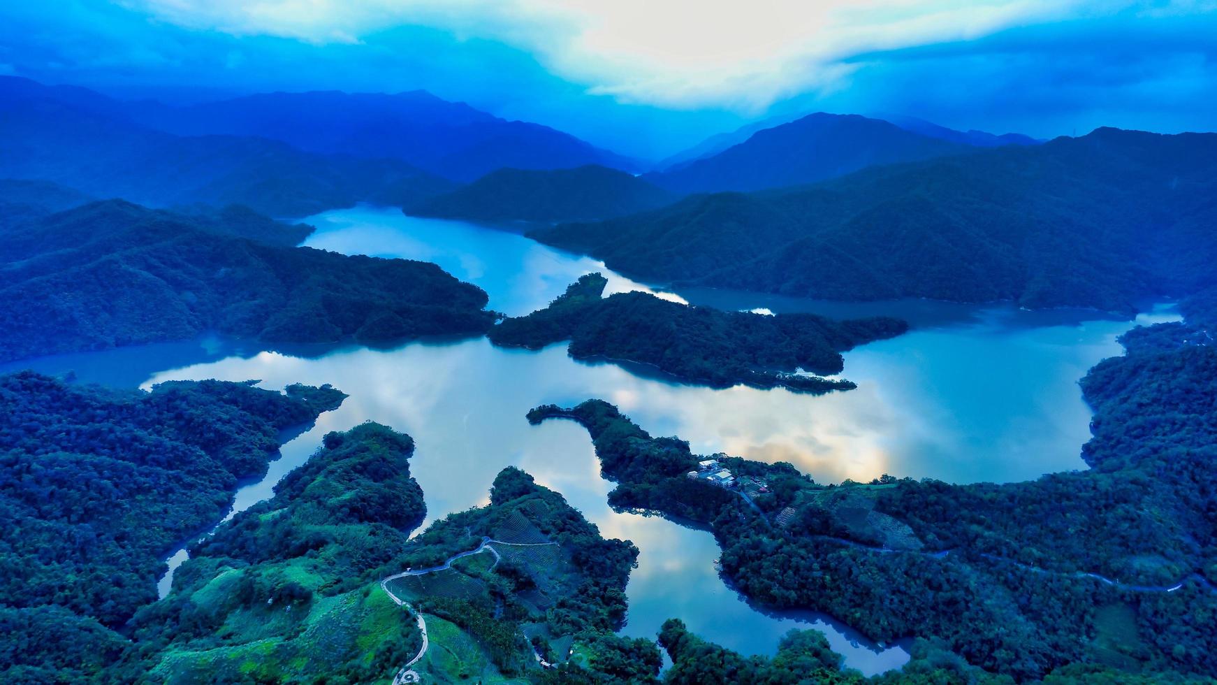 vue aérienne du lac des mille îles photo