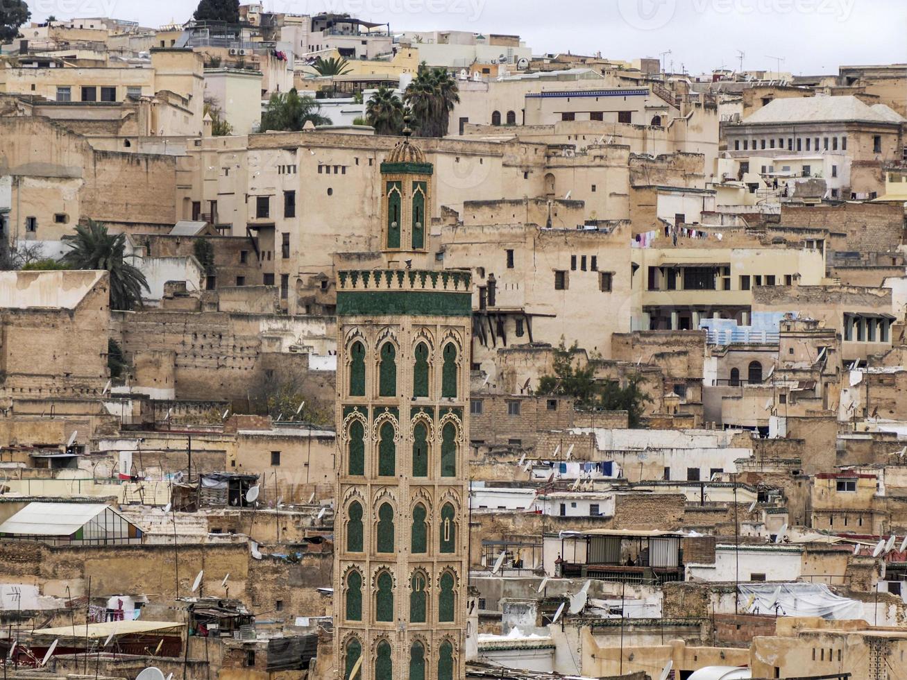 vue aérienne panorama de la médina de fez el bali maroc. fes el bali a été fondée comme capitale de la dynastie idrisside entre 789 et 808 après JC. photo