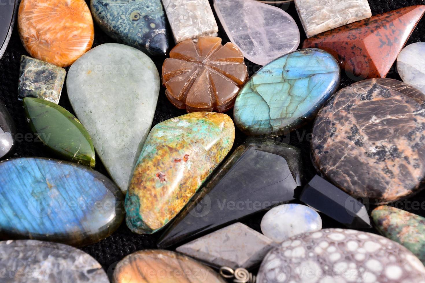 diverses pierres précieuses pour bijoux photo