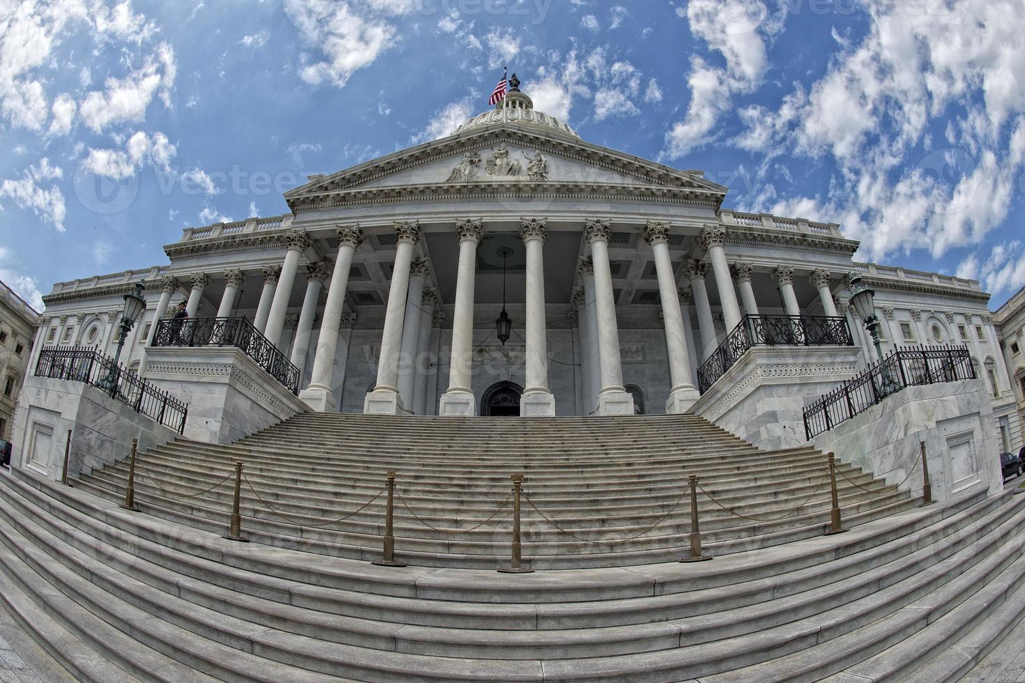 Détail du Capitole de Washington DC sur ciel nuageux photo