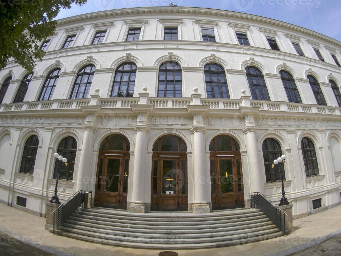 bâtiment principal de l'université karl franzens de graz photo