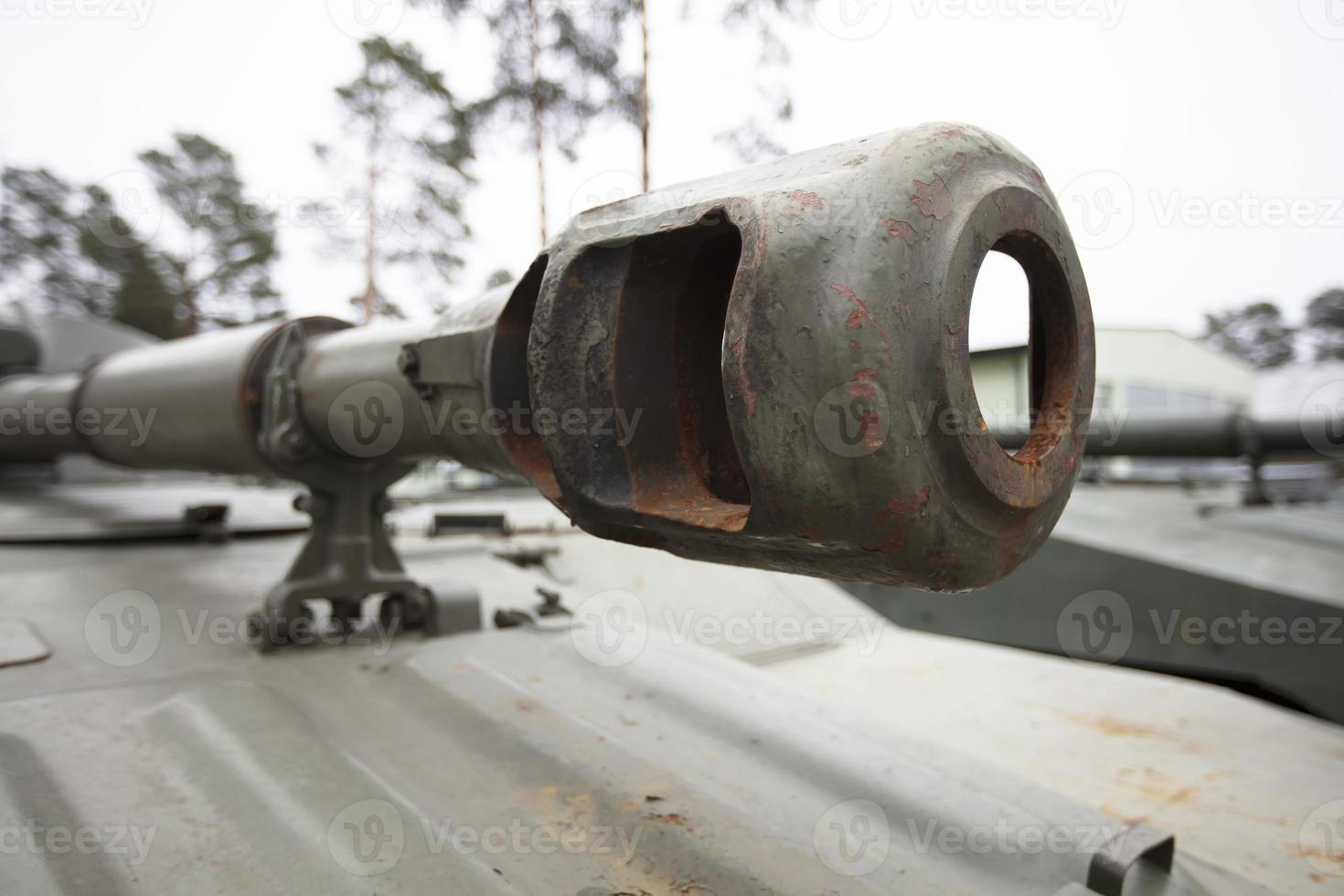 la bouche d'un char de combat moderne. véhicule militaire. photo