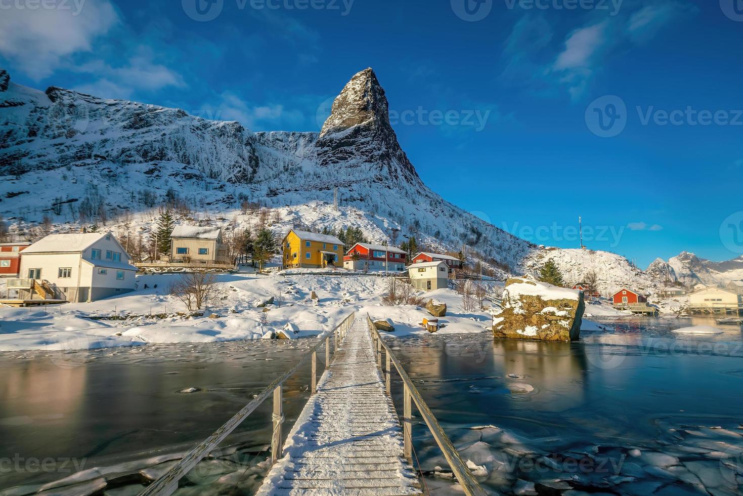 beau paysage naturel des lofoten en norvège photo