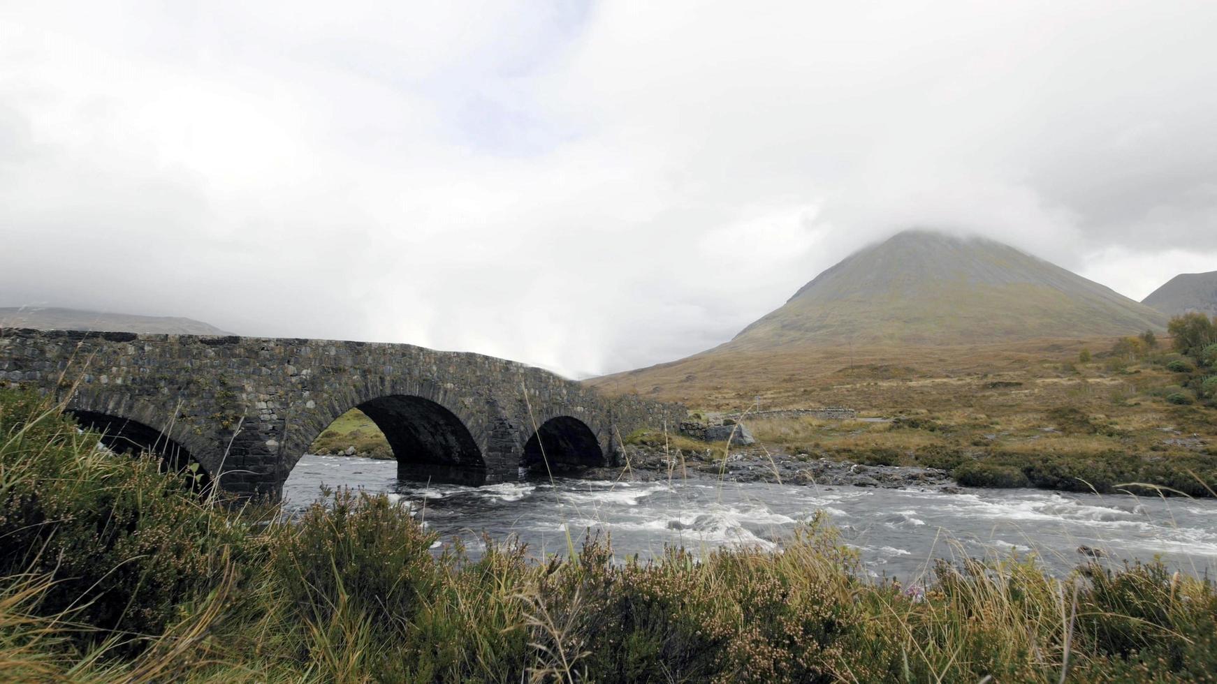 découvrez la beauté mystérieuse du brésil et de l'ecosse photo