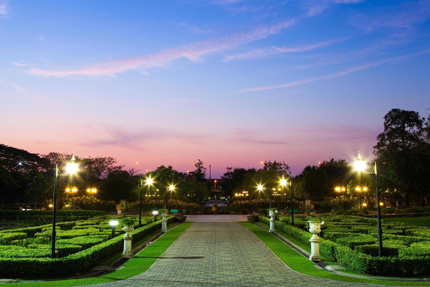 parc au coucher du soleil photo