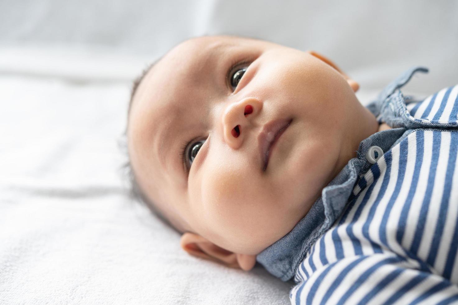 gros plan d'un bébé photo