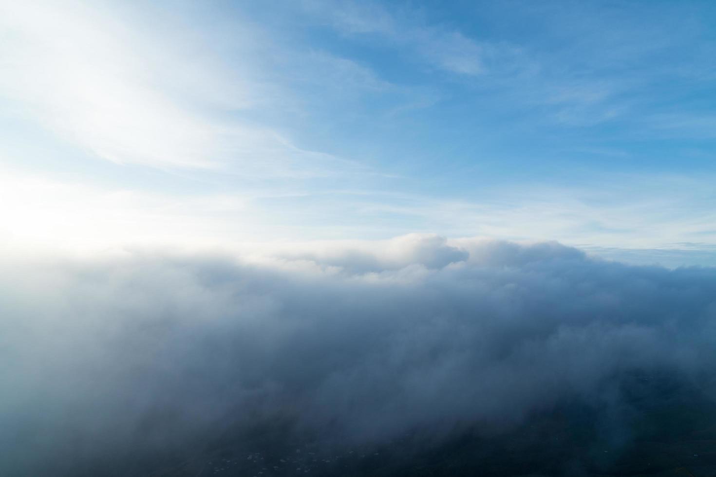 vue du matin sur les montagnes photo