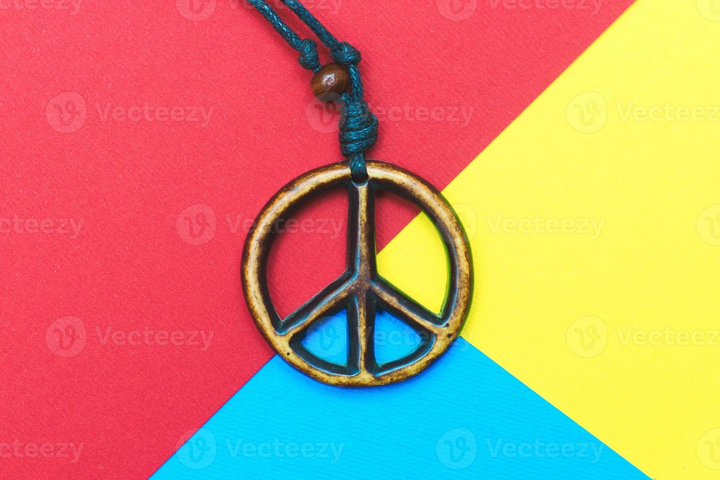 le symbole de la paix en bois photo