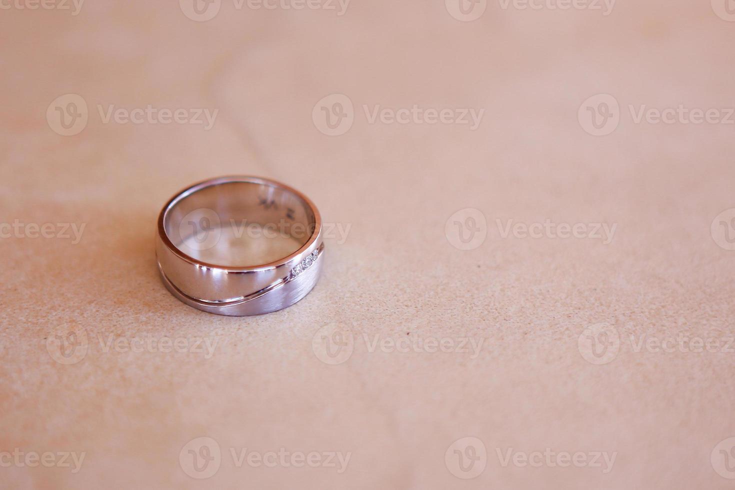 gros plan de la bague de mariage photo