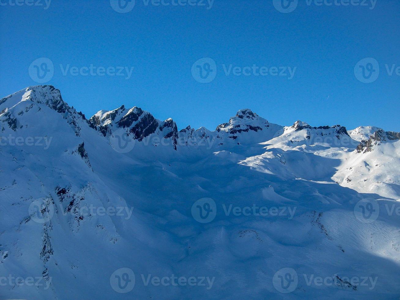 montagnes frontalières entre l'italie et la france photo