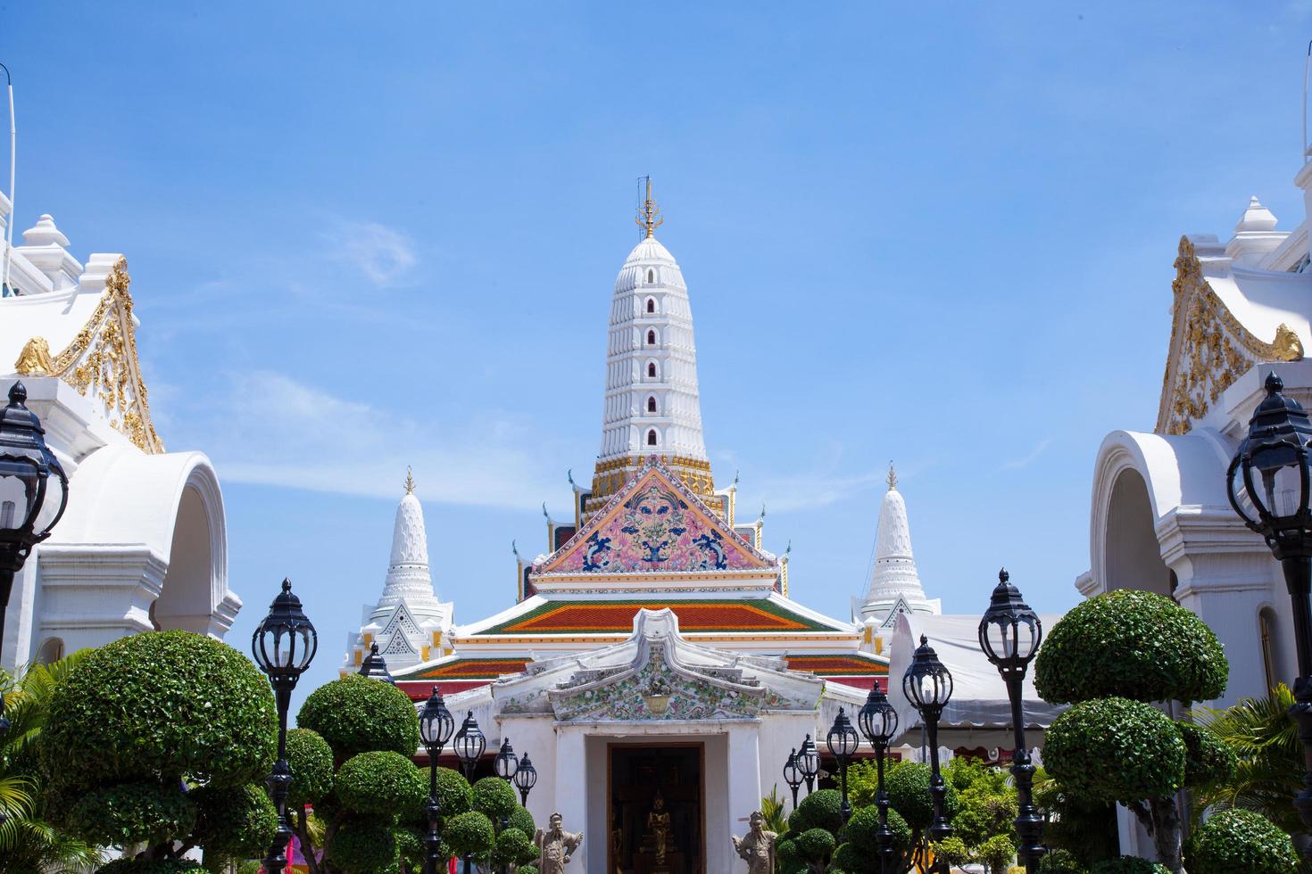temple blanc en thaïlande photo