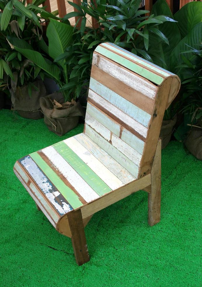 vieille chaise en bois photo