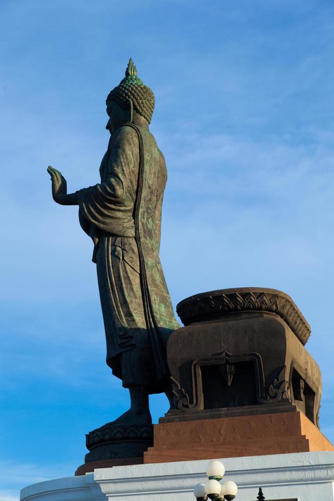 grande statue de bouddha en thaïlande photo