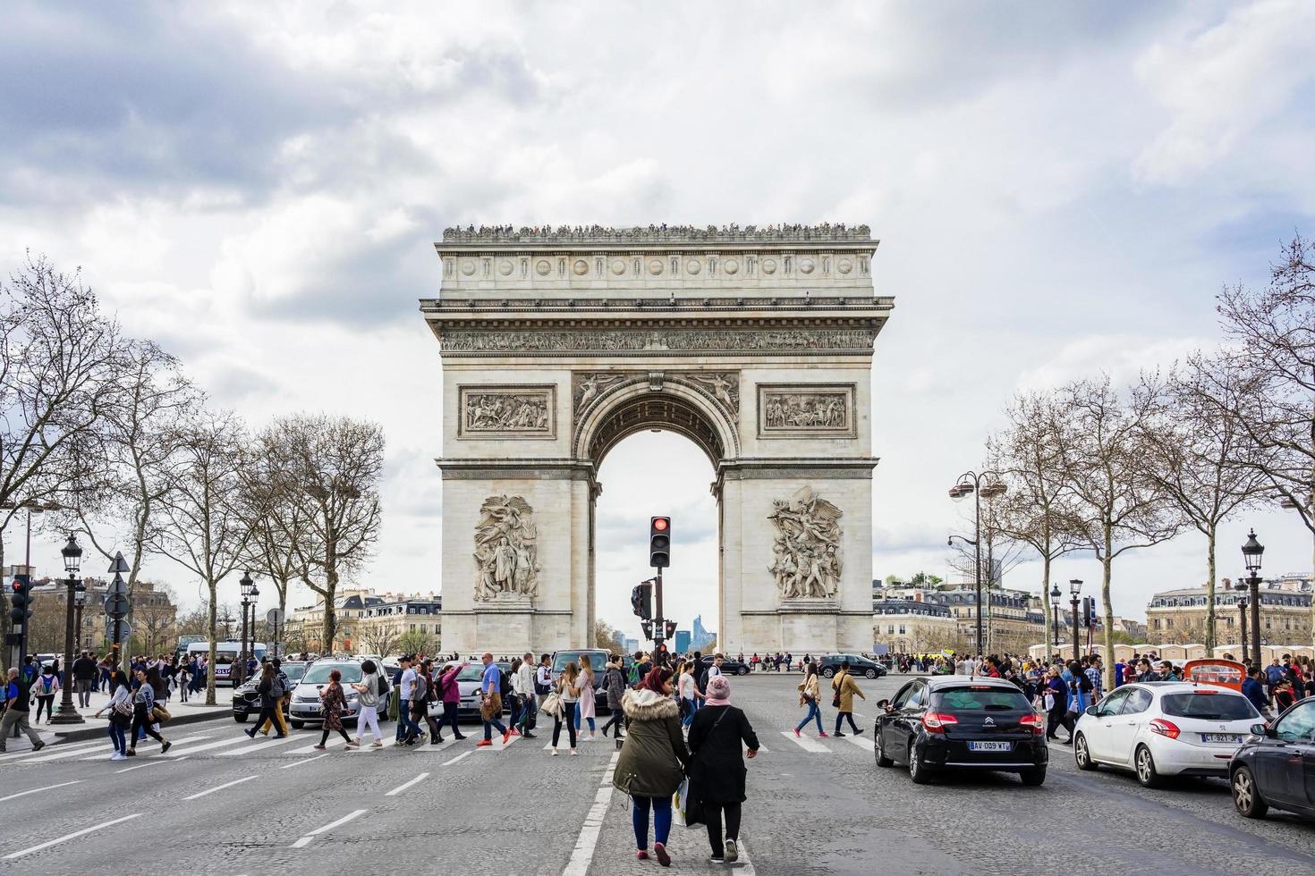 l'arc de triomphe à paris, france photo