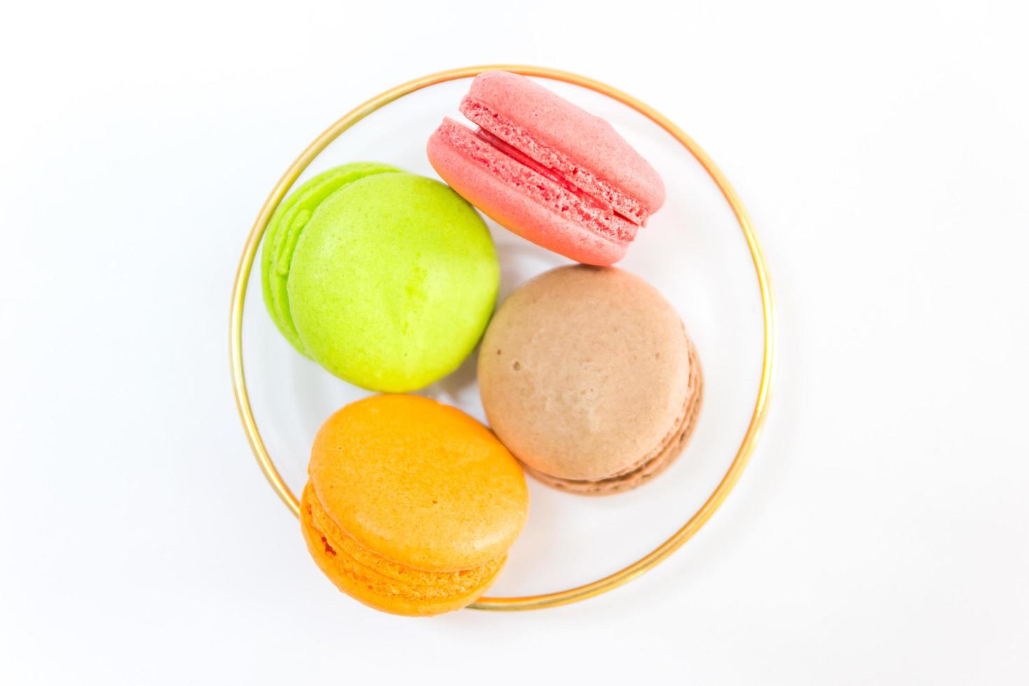 macarons français sucrés et colorés photo