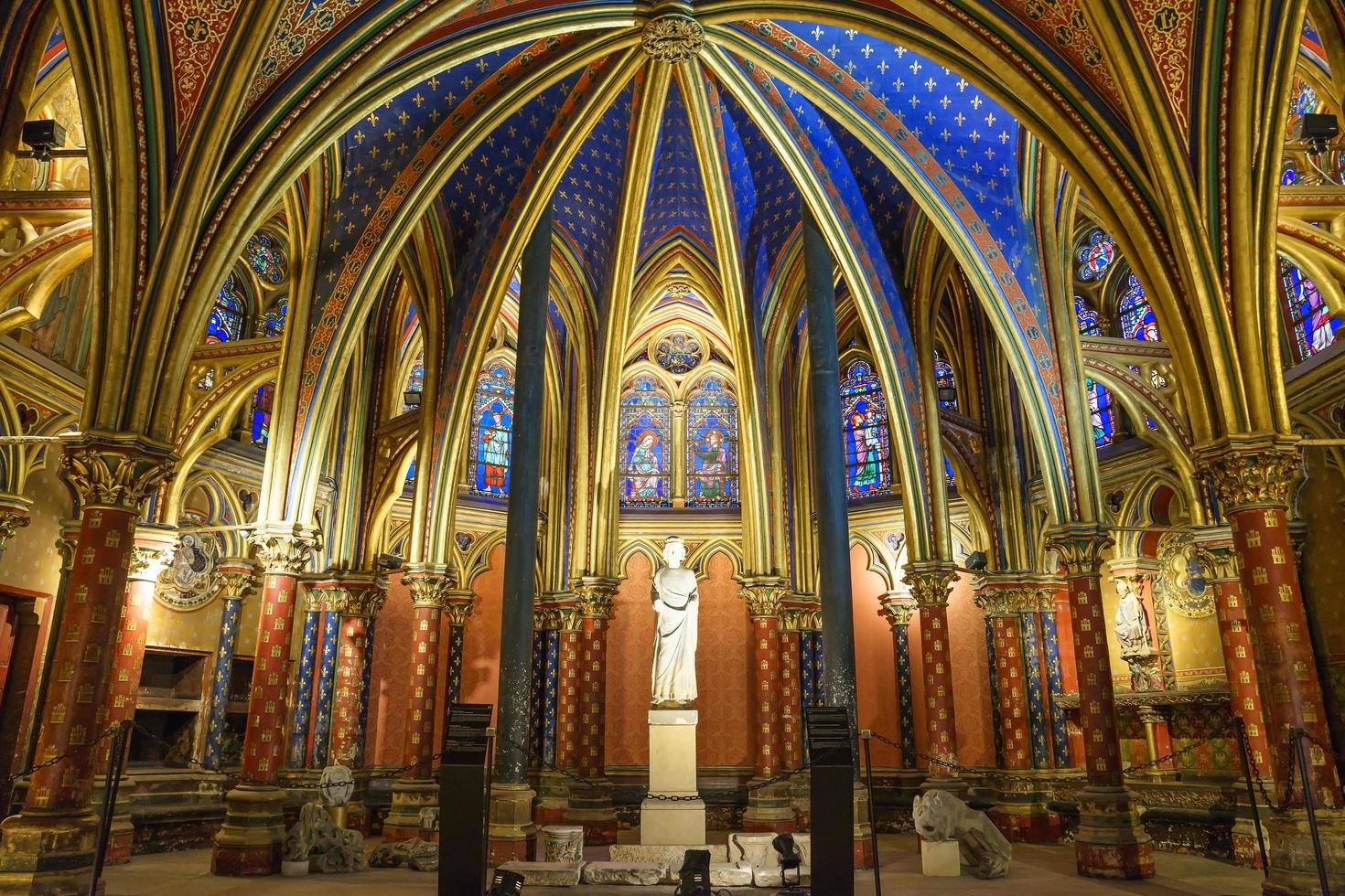 la sainte chapelle à paris, france photo