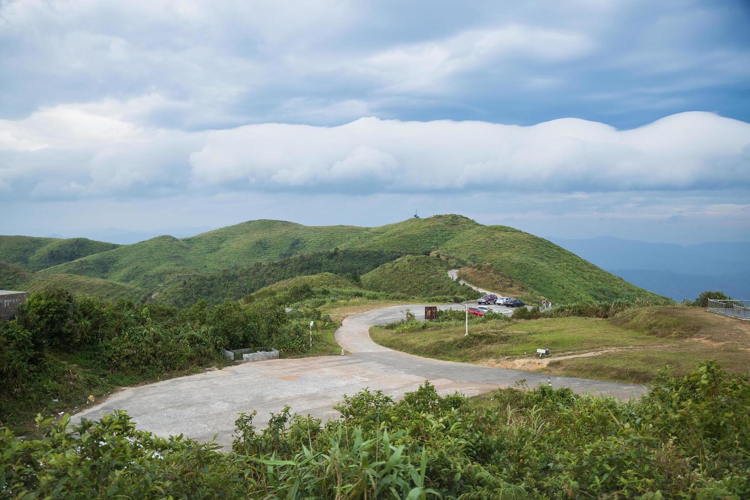 route vers la montagne photo