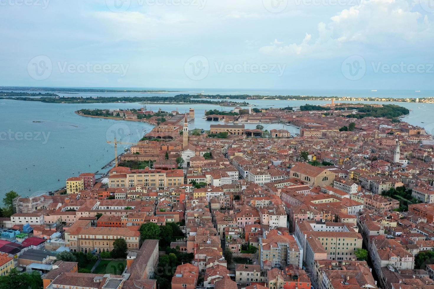 aérien vue de le vieux vénitien toits dans Venise, Italie. photo