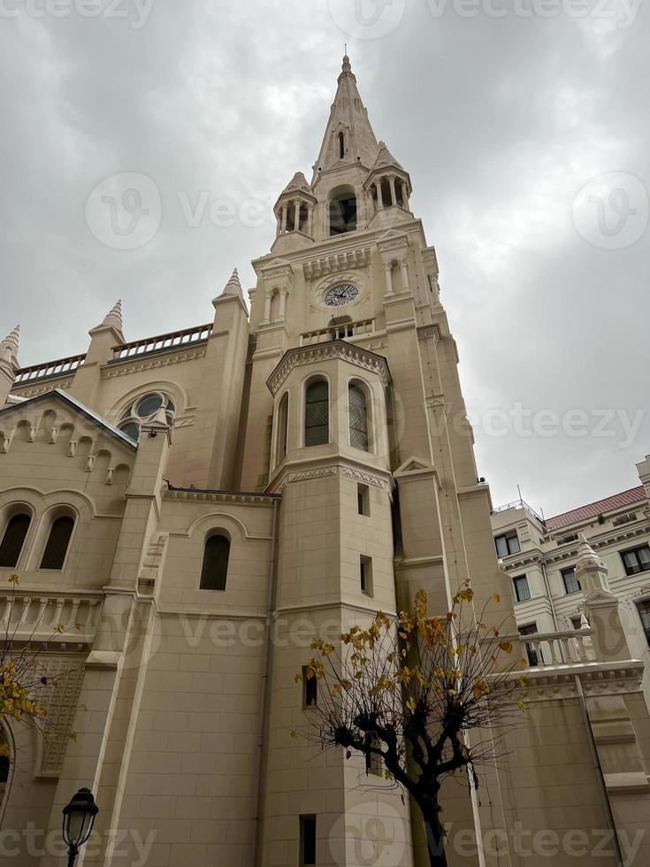 le église de san jose de la Montana de los révérend aumôniers Augustins est une catholique temple de néo-gothique style situé dans le ville de bilbao, Espagne. photo