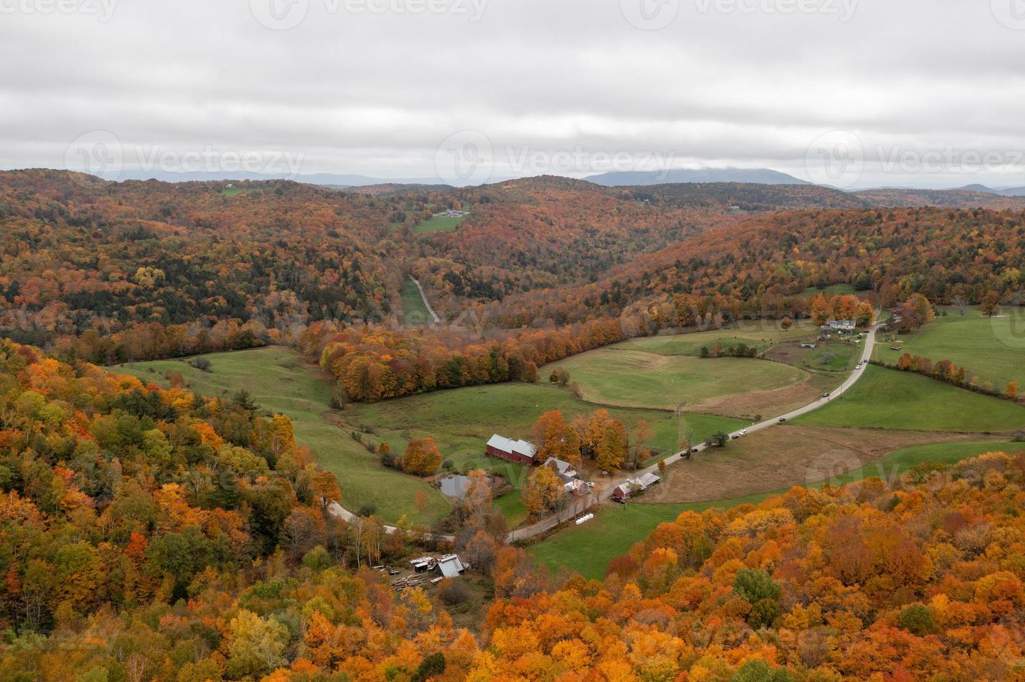 panoramique vue de une rural ferme dans l'automne dans Vermont. photo