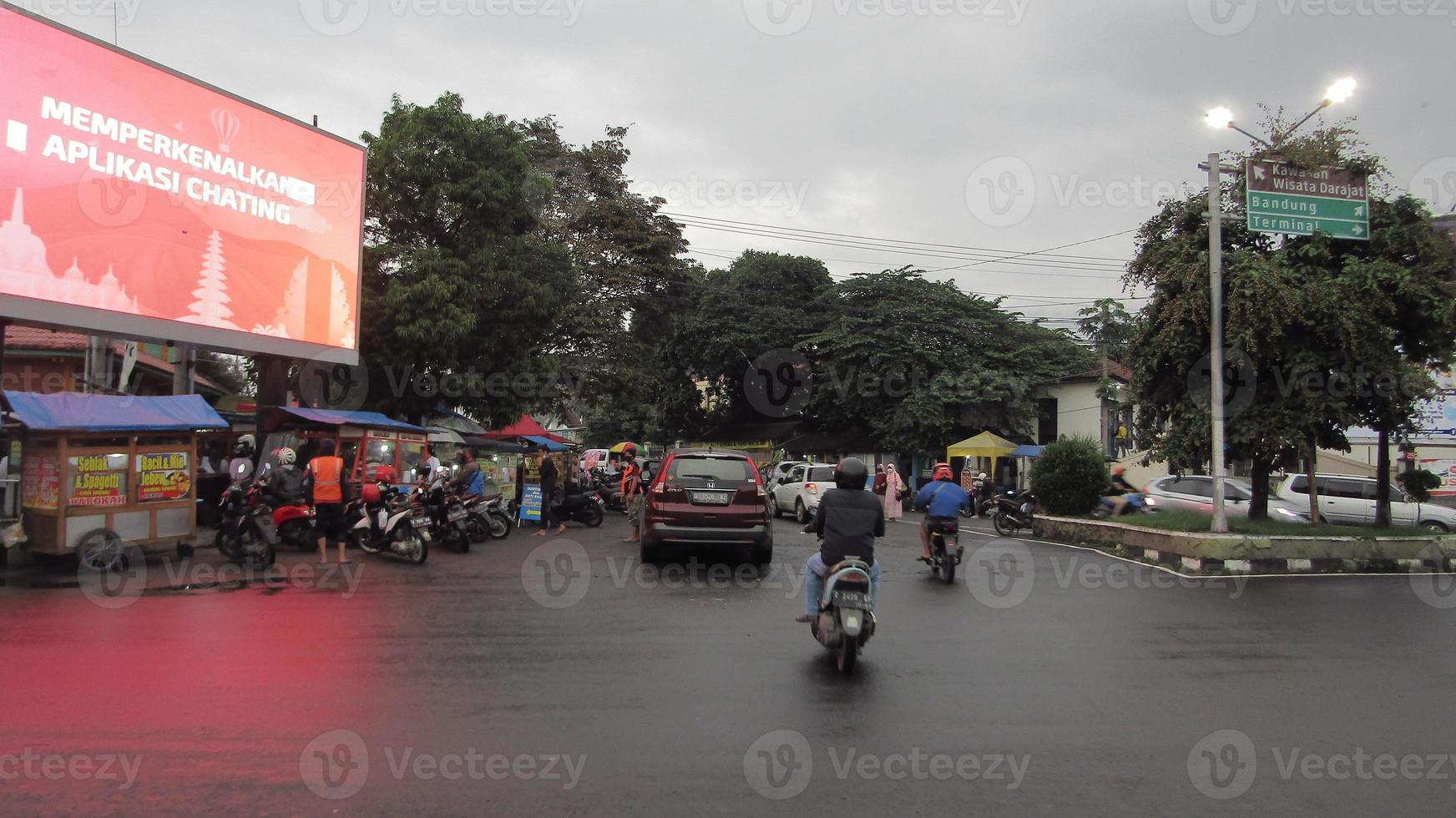 Urbain circulation route sur intersection de le ville photo