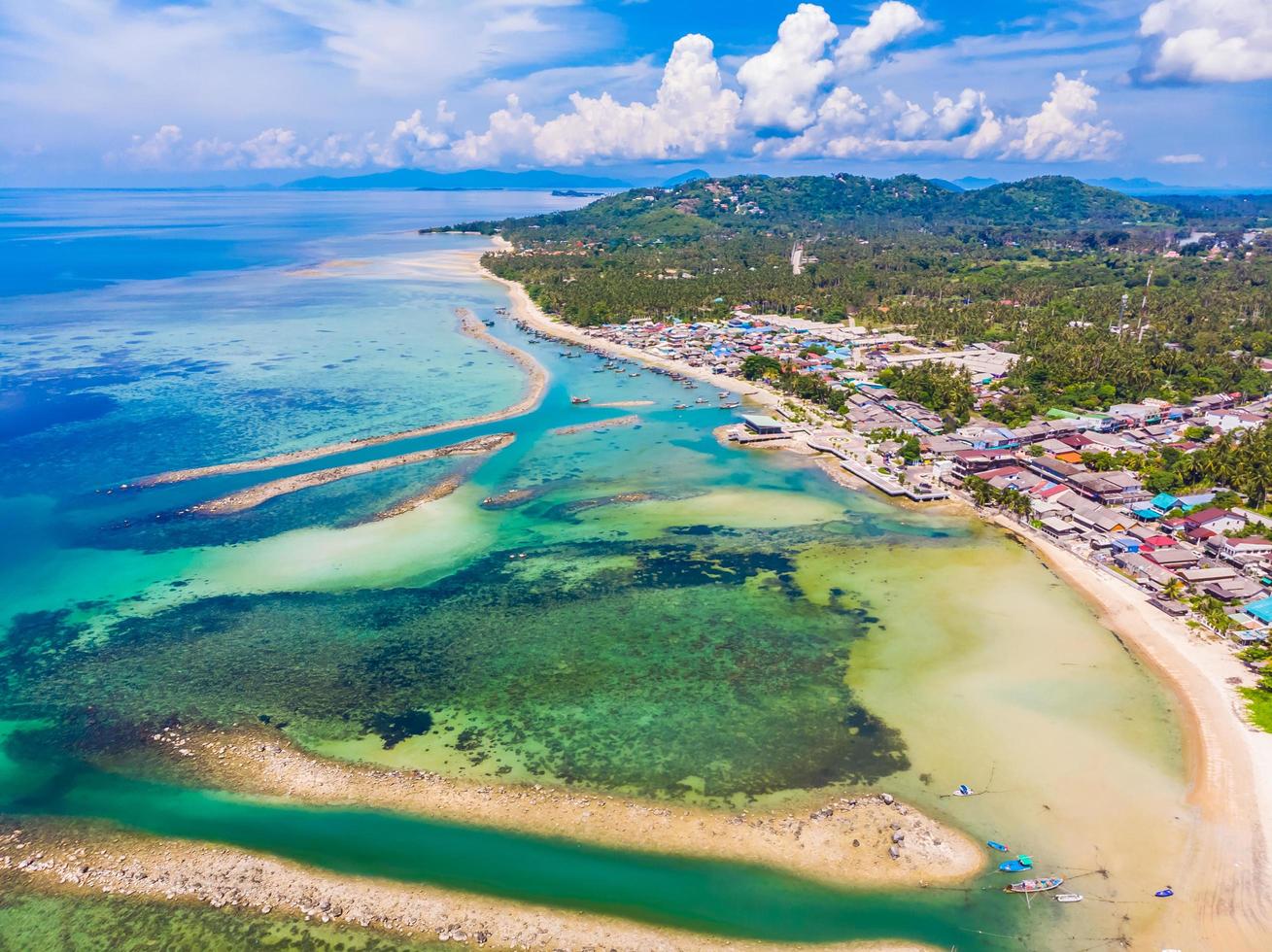 Vue aérienne de la belle plage tropicale sur l'île de Koh Samui, Thaïlande photo