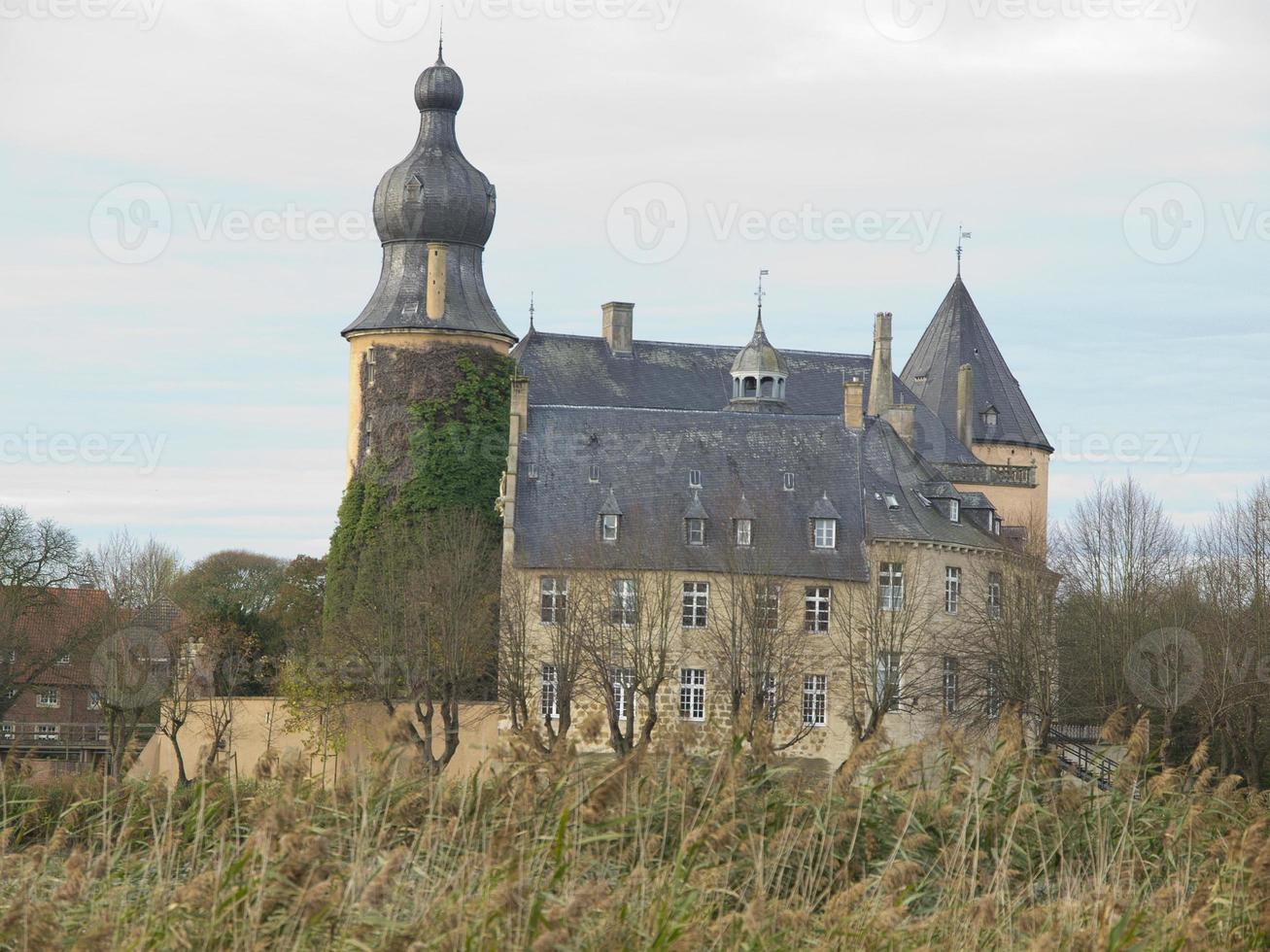 vieux château en westphalie photo