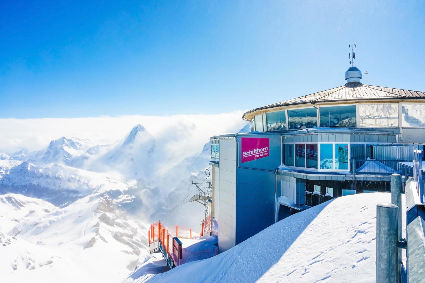 Extérieur du restaurant Piz Gloria, Mürren, Suisse photo