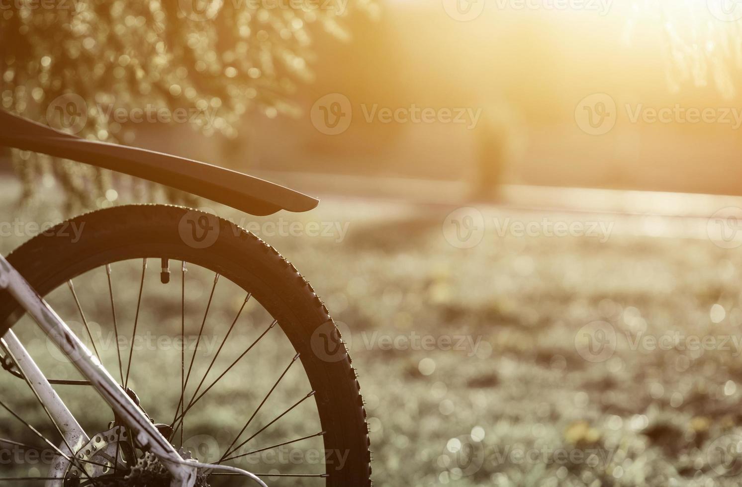 roue avec des aiguilles à tricoter en argent photo