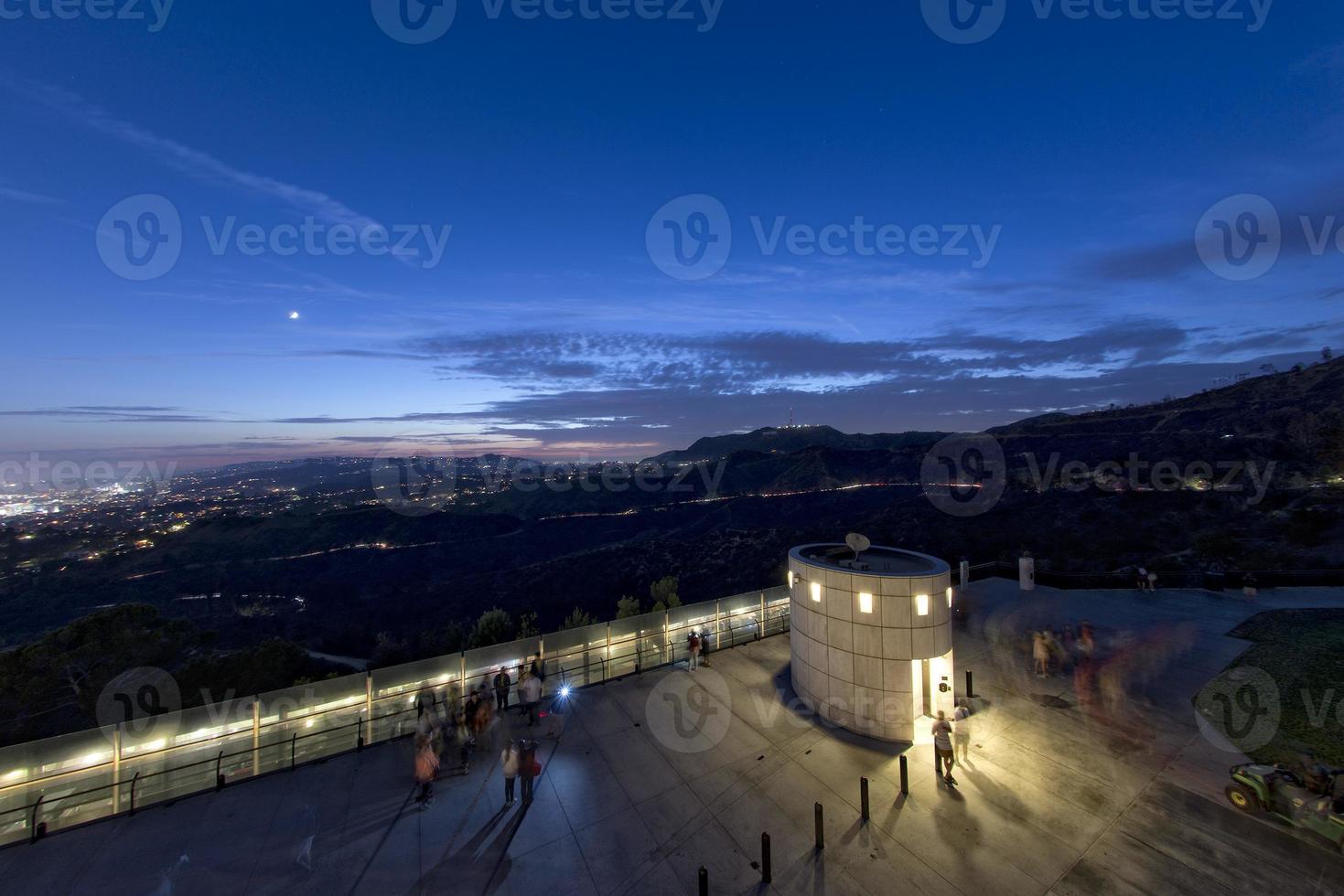 vue nocturne de los angeles depuis l'observatoire photo