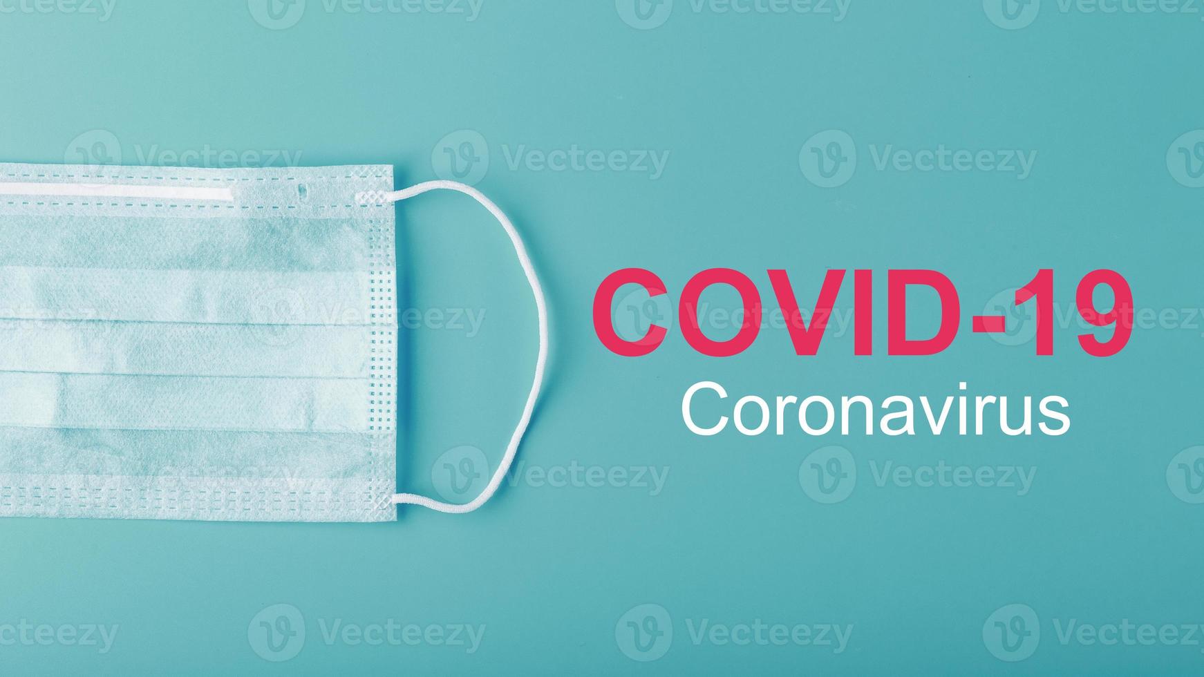 médical masques pour protection contre dangereux coronavirus infection avec le une inscription COVID-19 [feminine. photo