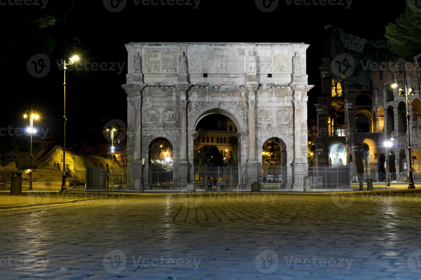 cambre de constantine colisée Rome nuit vue photo