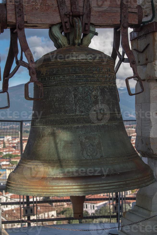 pise penché la tour terrasse bronze cloche proche en haut détail vue photo