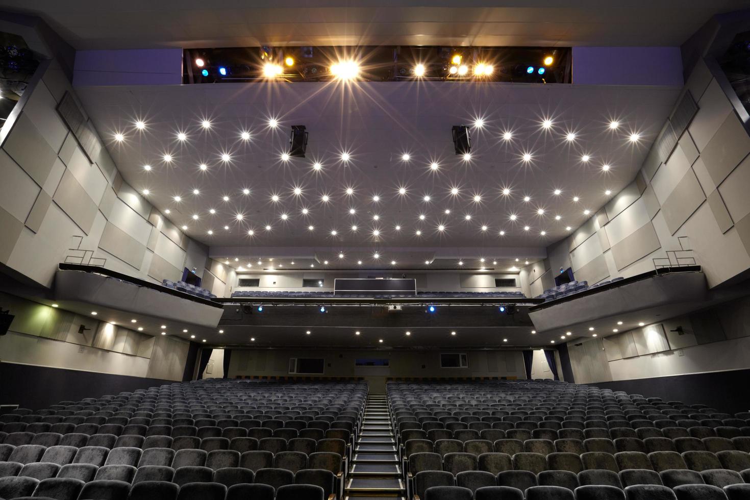 vue d'une salle de cinéma vide photo