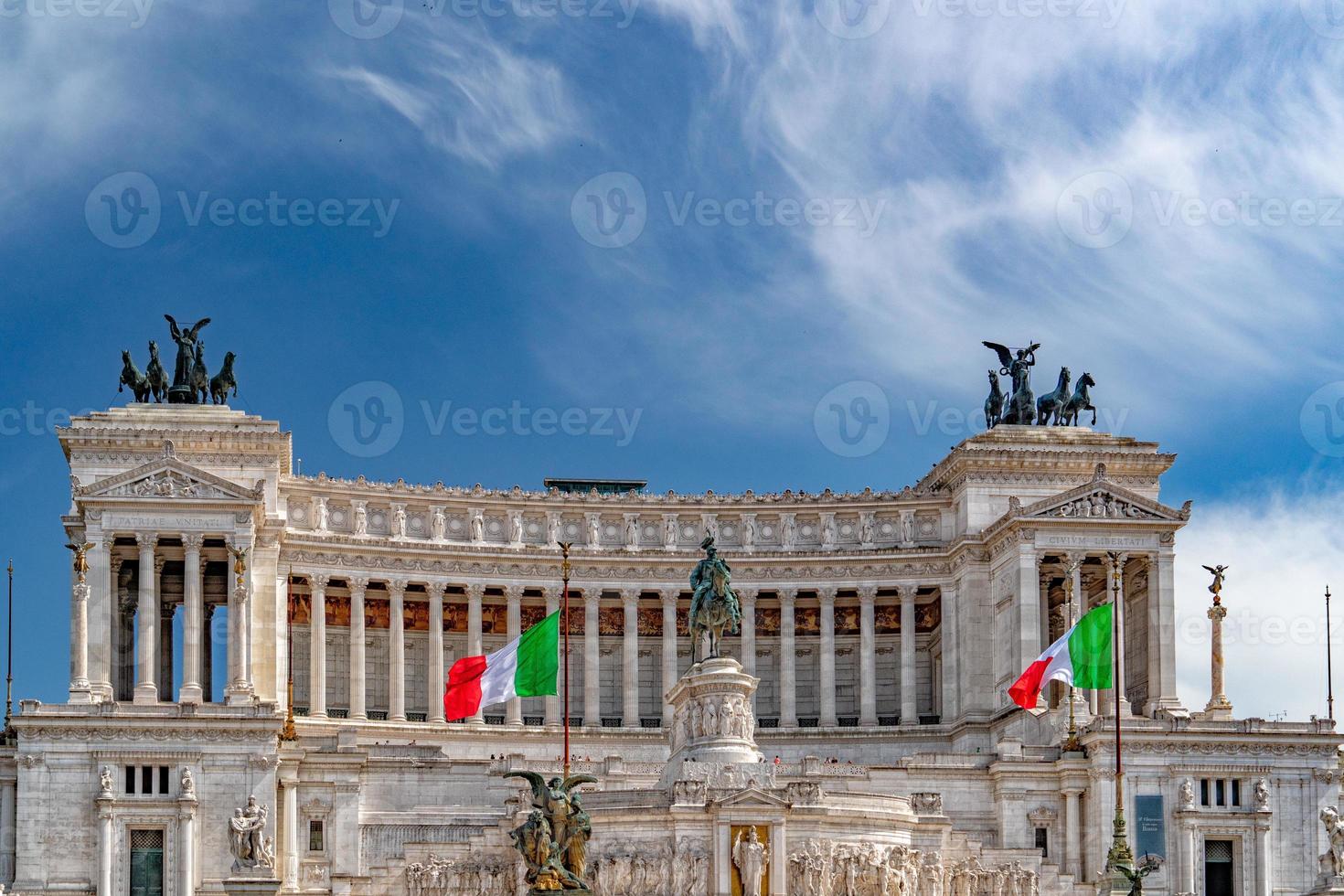 rome soldat inconnu palais vittoriano photo