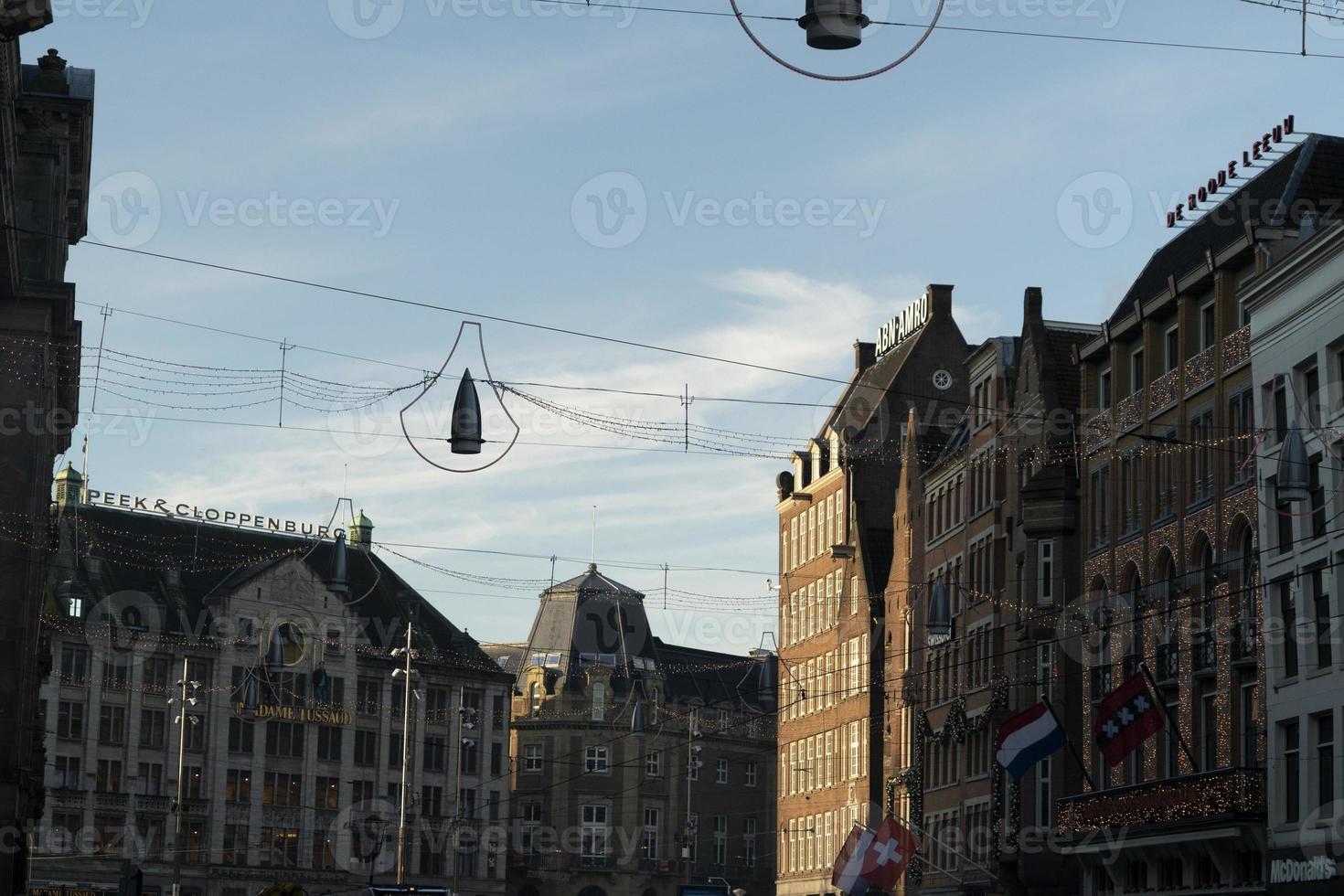 amsterdam, pays-bas - 3 novembre 2021 - place du barrage d'amsterdam photo