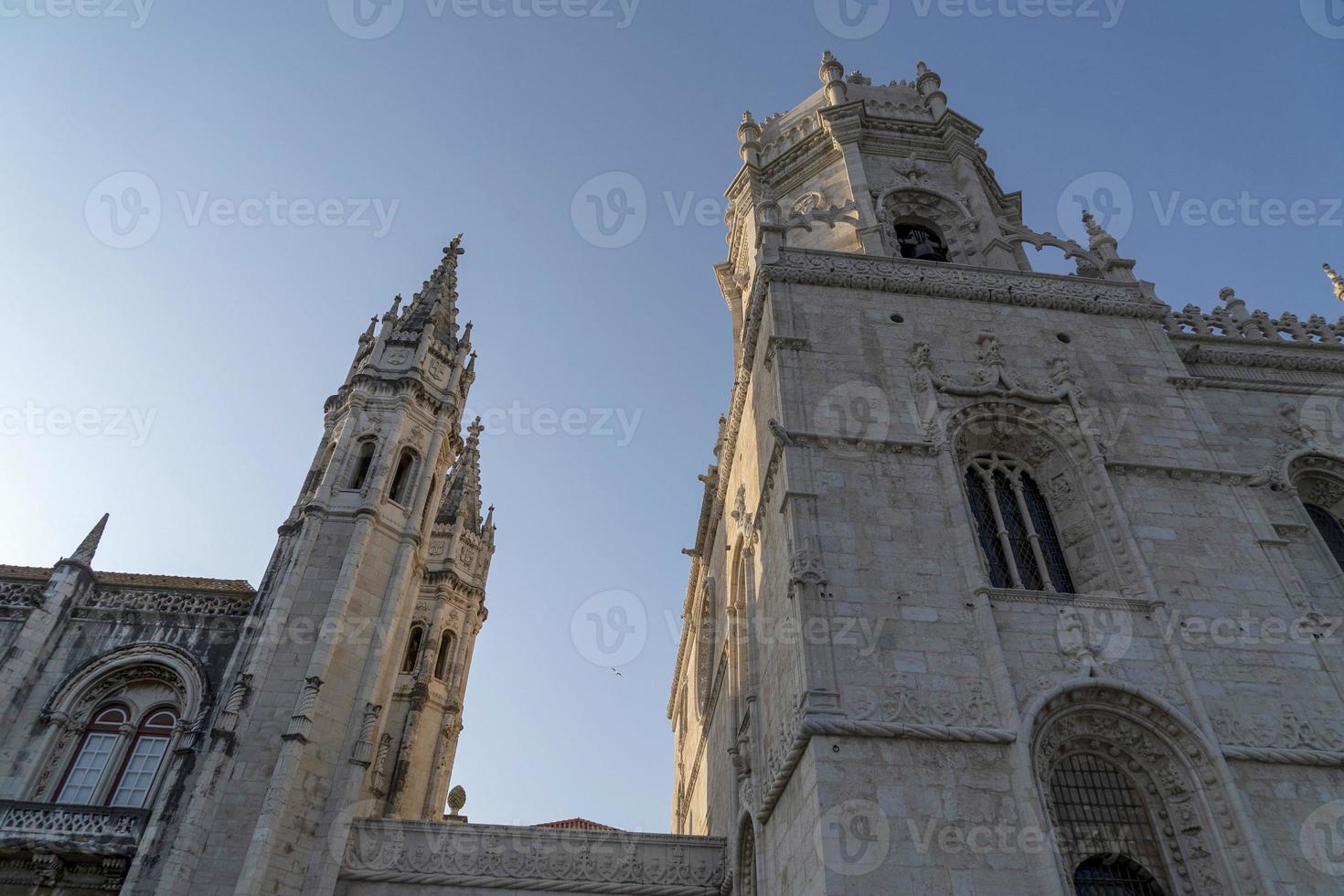 monastère des jeronimos de lisbonne au coucher du soleil photo