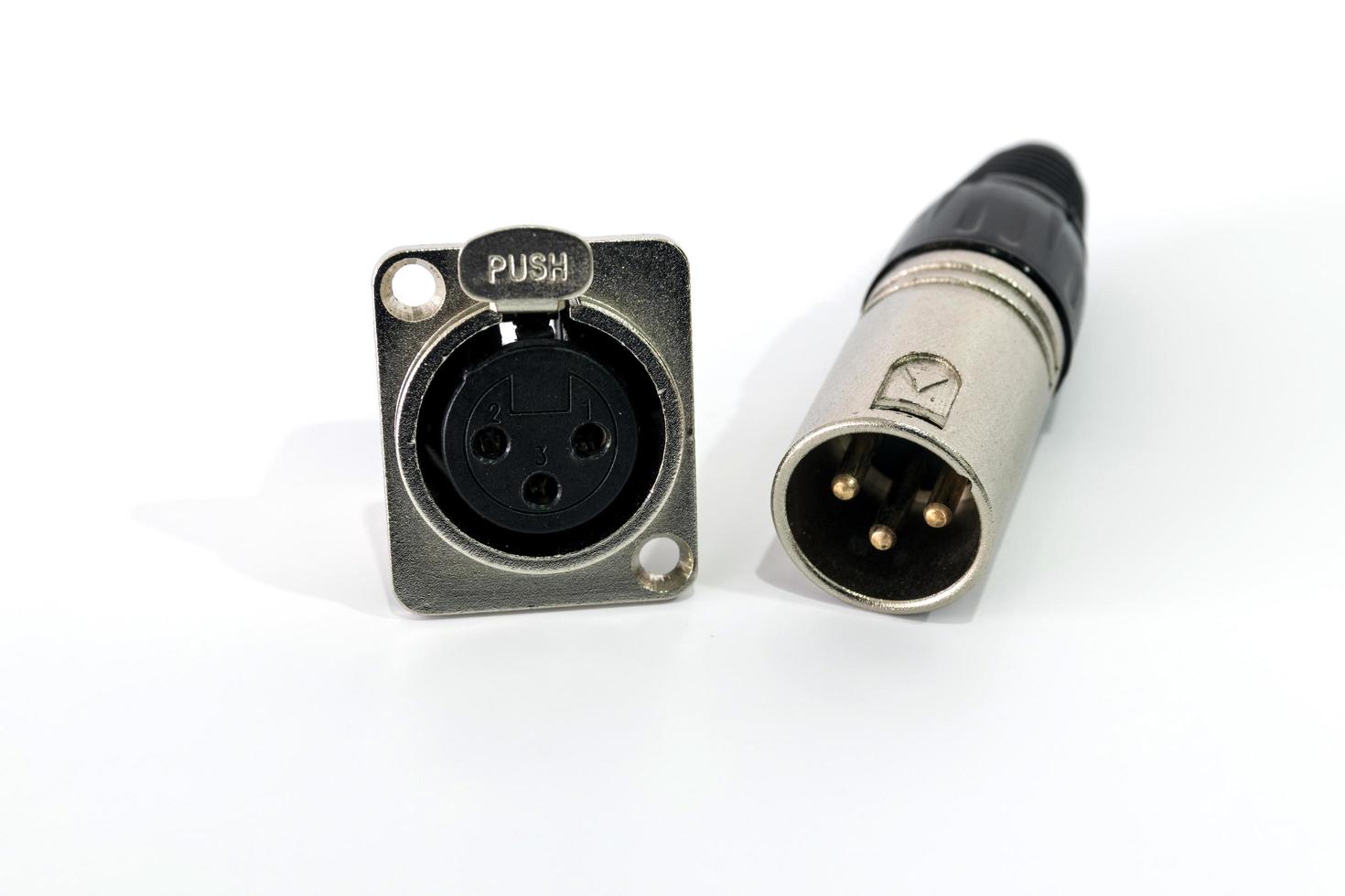 Deux connecteurs xlr isolés sur fond blanc photo