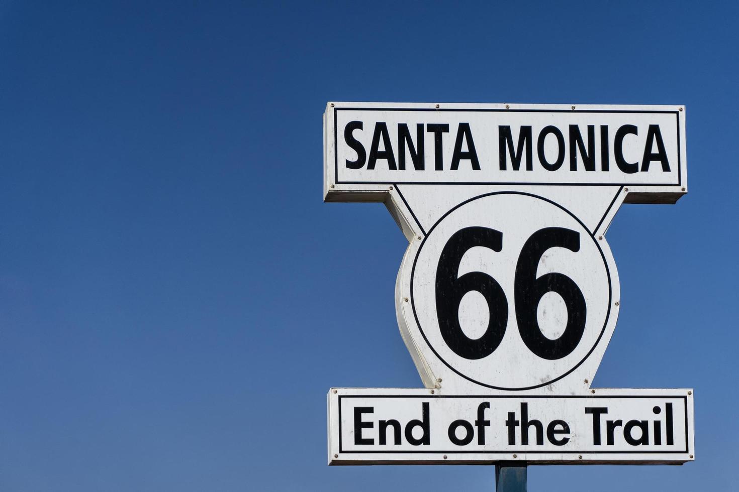 Panneau de fin du sentier à la jetée de Santa Monica, route 66 photo