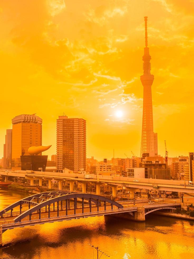 Paysage urbain avec arbre de ciel de tokyo dans la ville de tokyo, japon photo