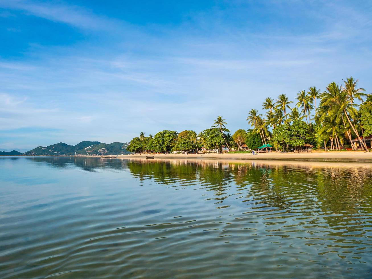 belle plage tropicale photo