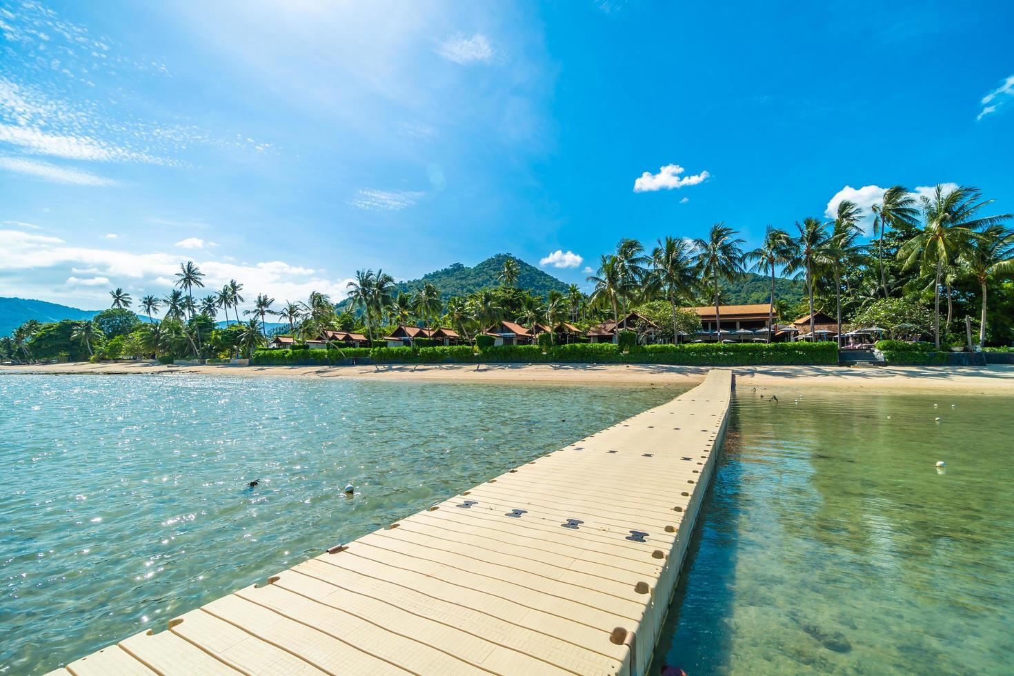 belle plage tropicale photo