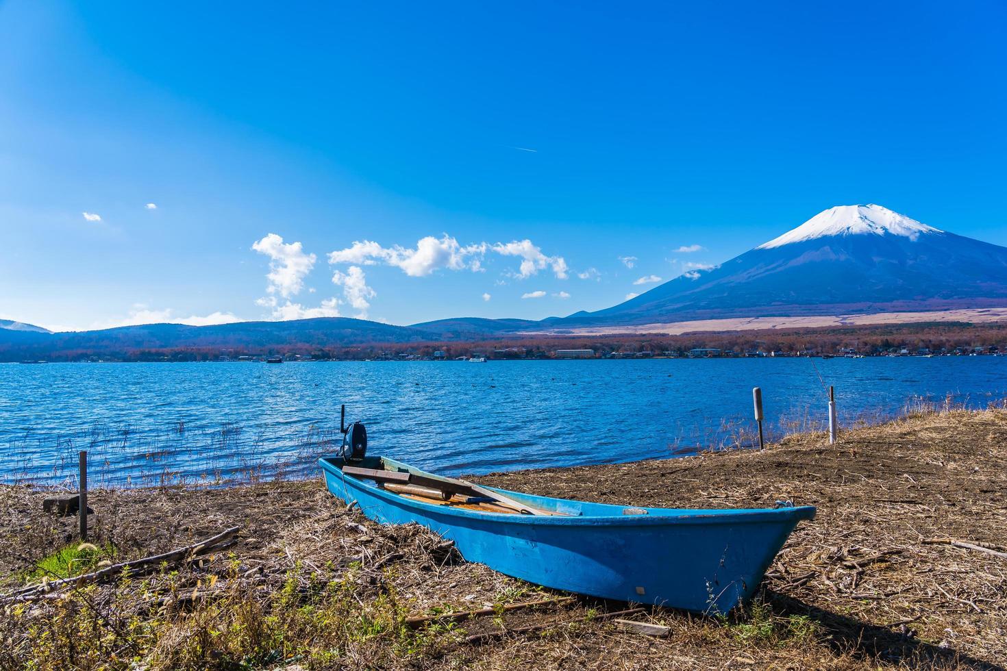 lac yamanakako au mt. fuji au japon photo
