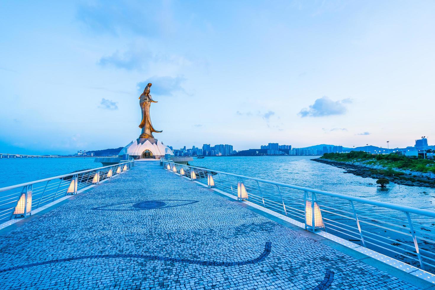 La statue de kun iam dans la ville de macao, Chine photo