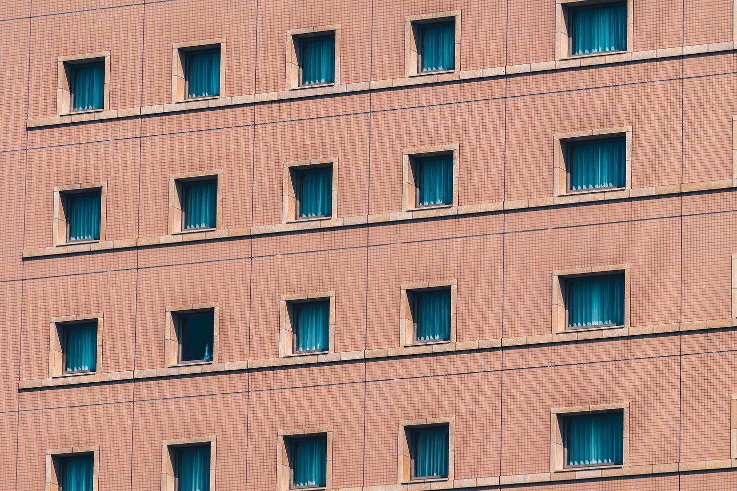 Vue extérieure du bâtiment en brique rouge photo