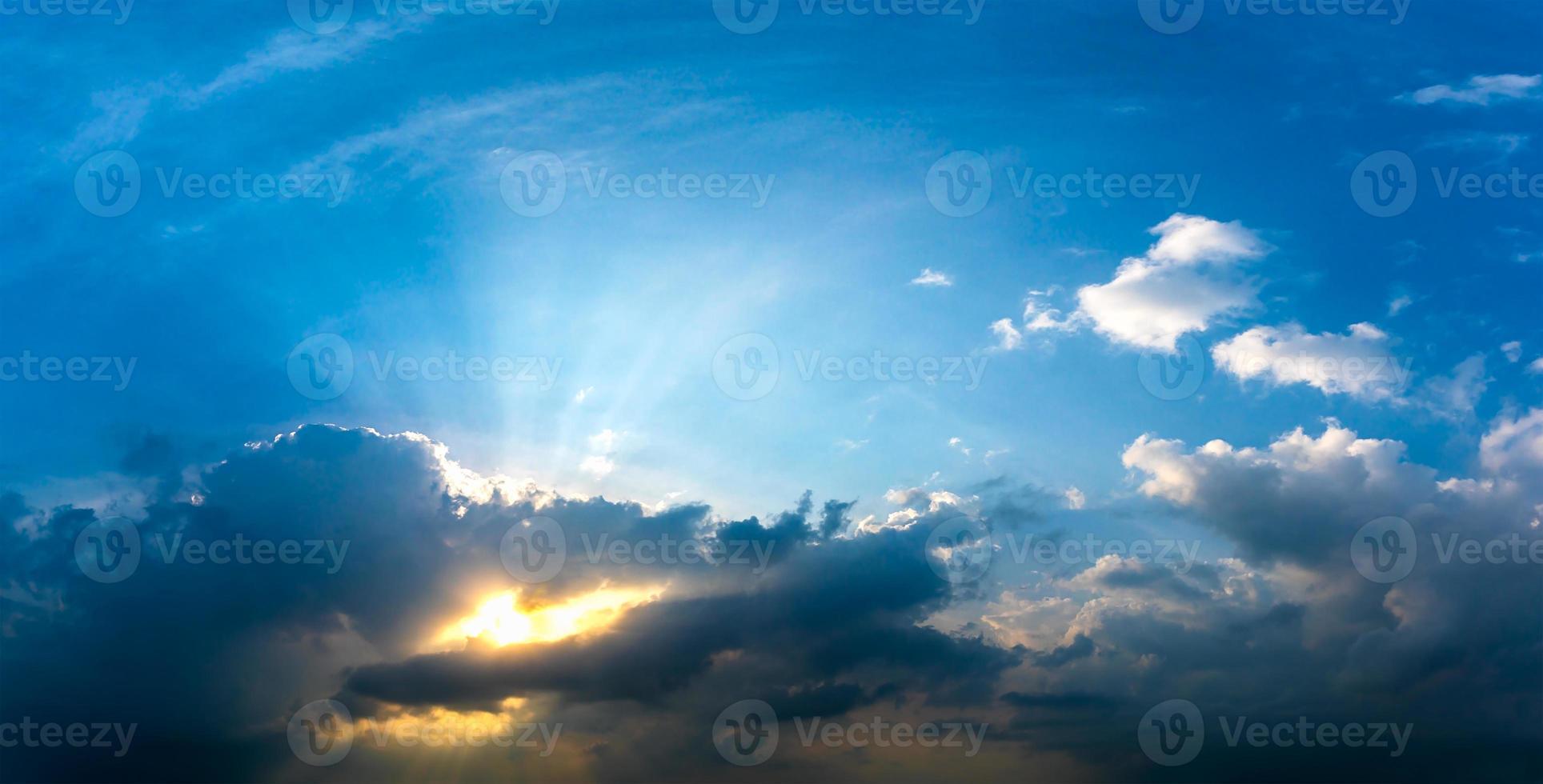 panorama le coucher du soleil dans Matin agent bleu ciel photo